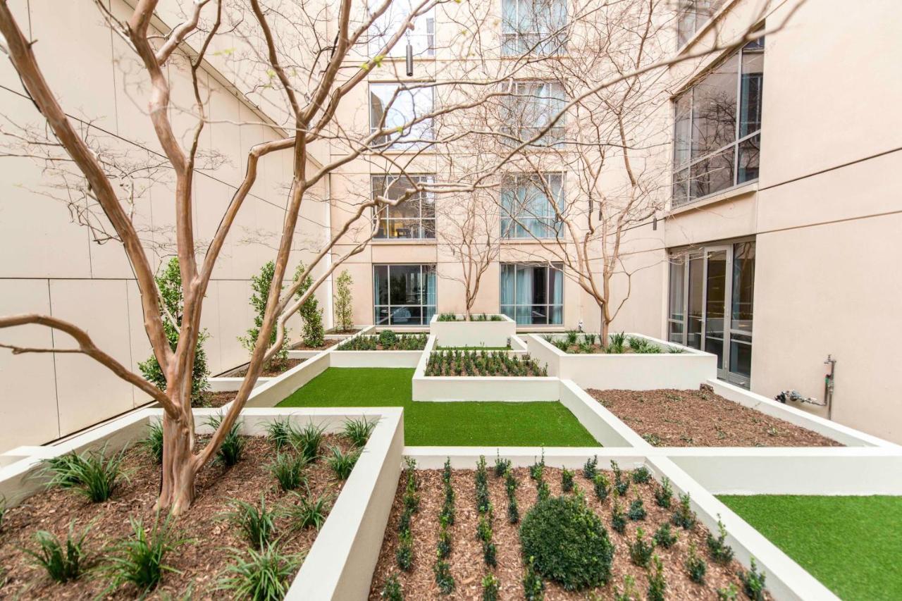 Hotel The Westin Melburne Exterior foto The courtyard at the new building